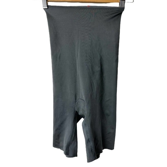 Spanx 18531 High Waist Shaper MidThigh Compression Simplicity Shaping Short Grey - Picture 1 of 5